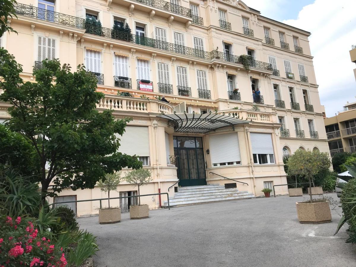 Appartement Terrasse Dans Palace Centre Ville Menton Kültér fotó