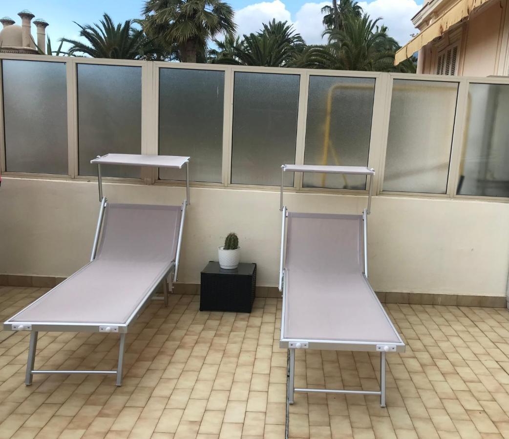 Appartement Terrasse Dans Palace Centre Ville Menton Kültér fotó